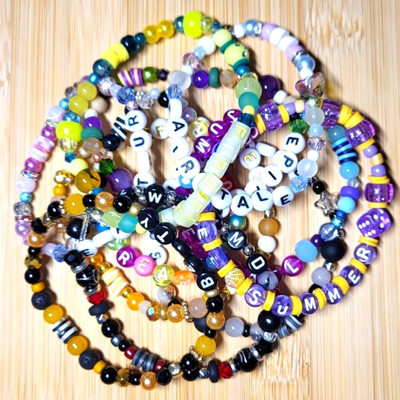 Bundle of any 10 Taylor Swift Friendship Bracelets - Picture 5 of 5